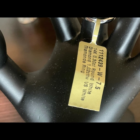 14K 0.50 Round 1.02 Accent VS Diamond Ring - Picture 3 of 3